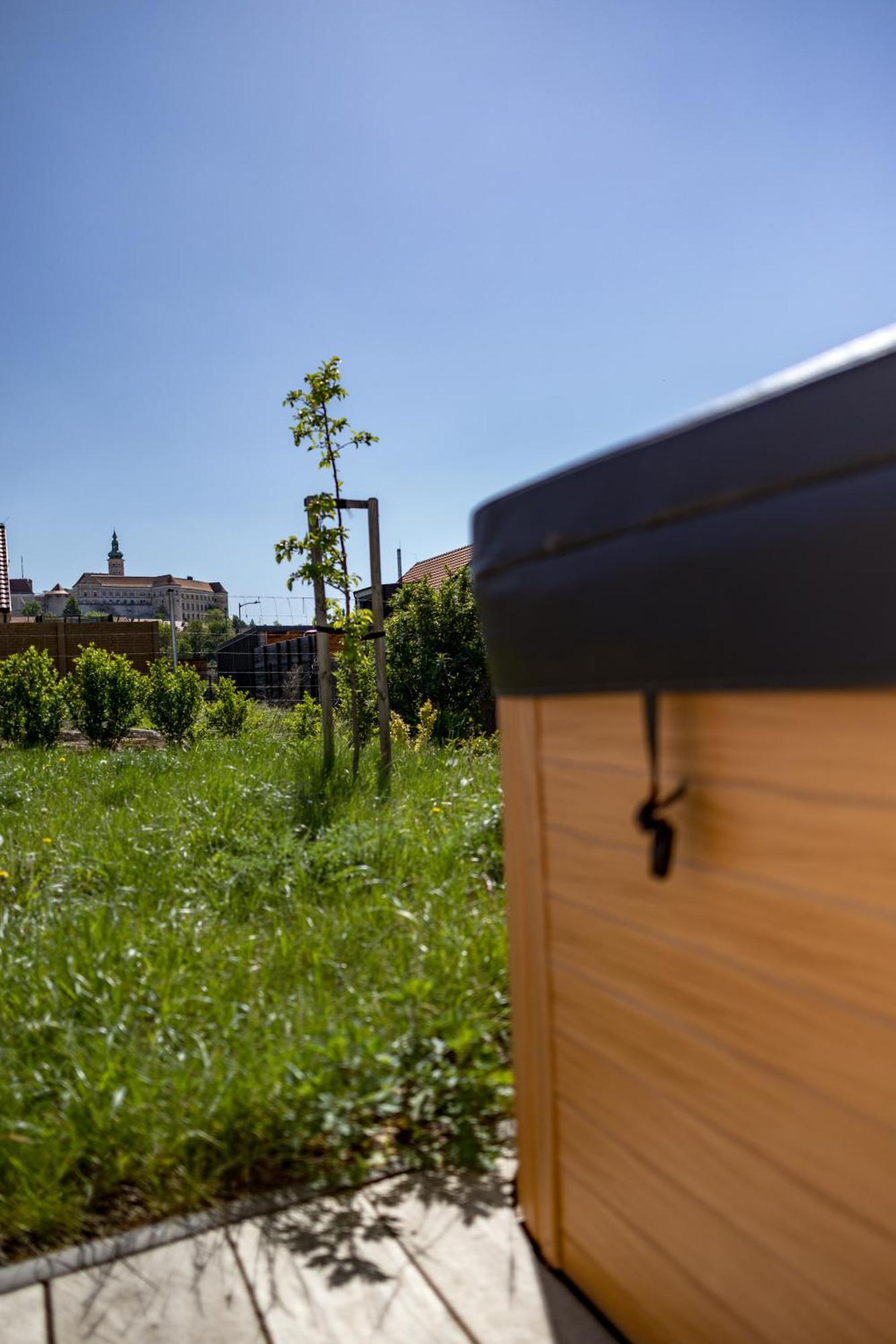 Vilabyt Se Zahradkou A Vyhledem Na Zamek Mikulov Extérieur photo